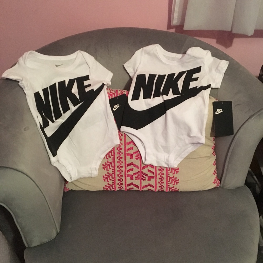 *SOLD* Nike onesies/bodysuits size 6/9, NWT - Picture 5 of 5
